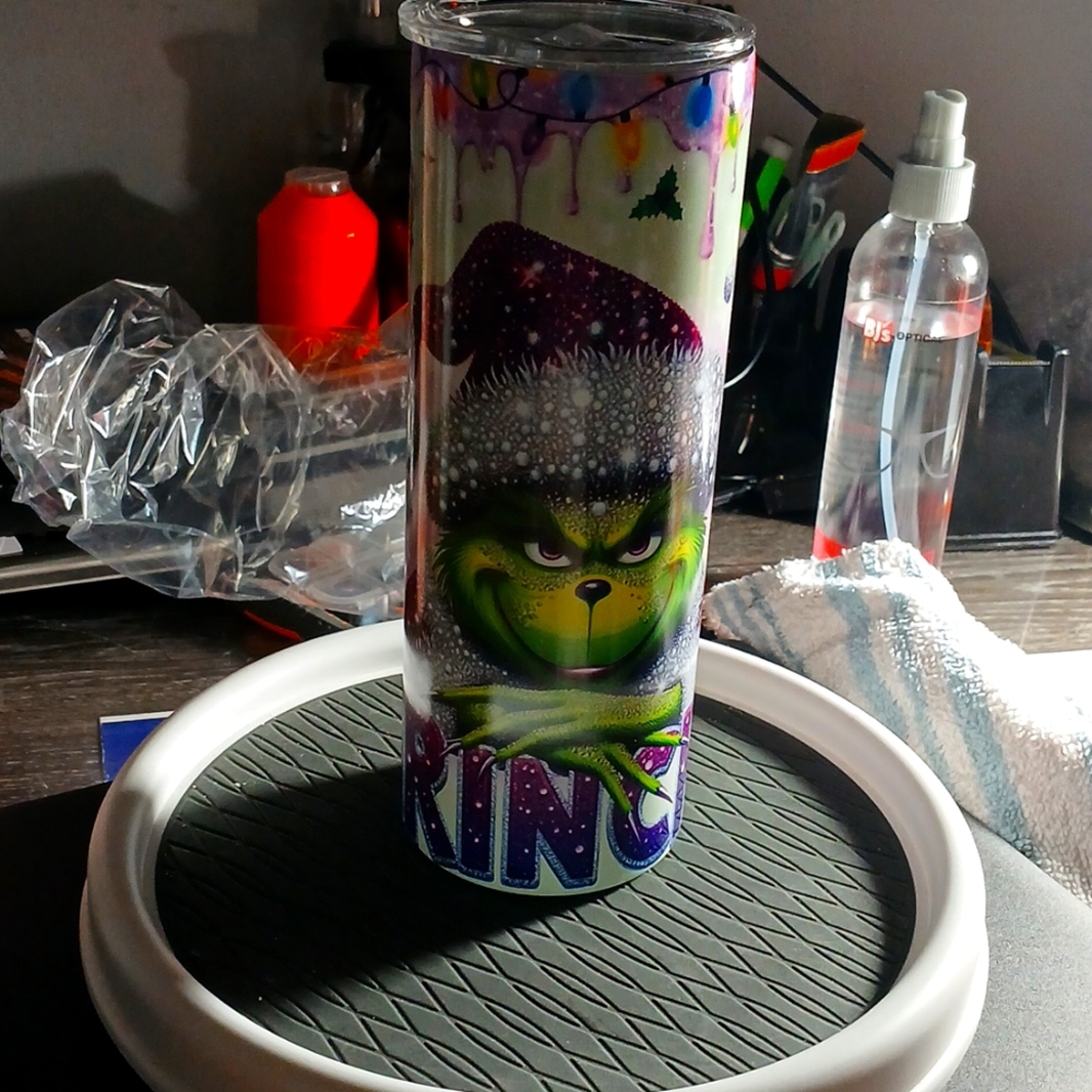 glow in dark 20.oz grinch tumbler charge by light